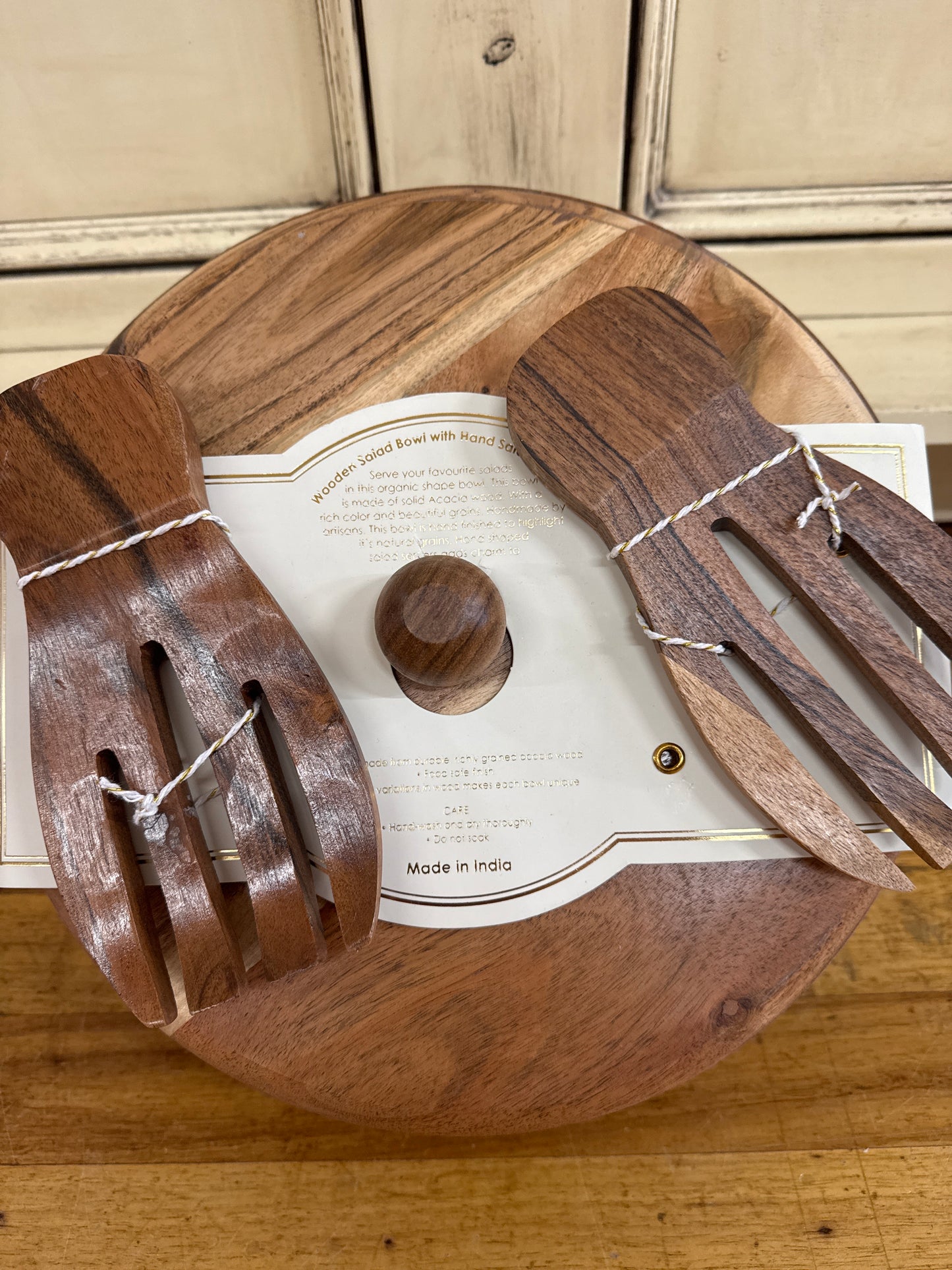 WOODEN SALAD BOWL W/HAND SALAD SERVERS