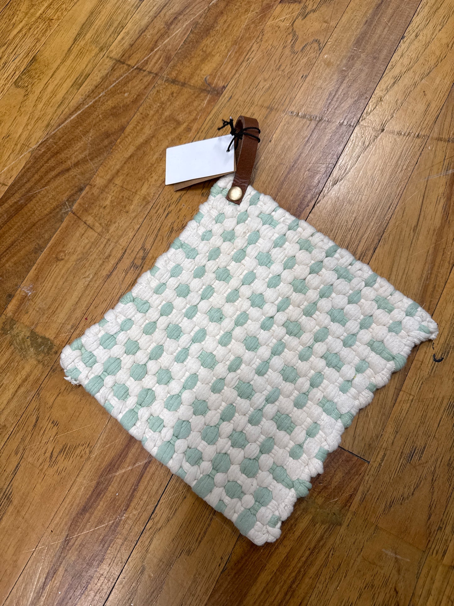 COTTON-POTHOLDER W/LEATHER LOOP-MINT