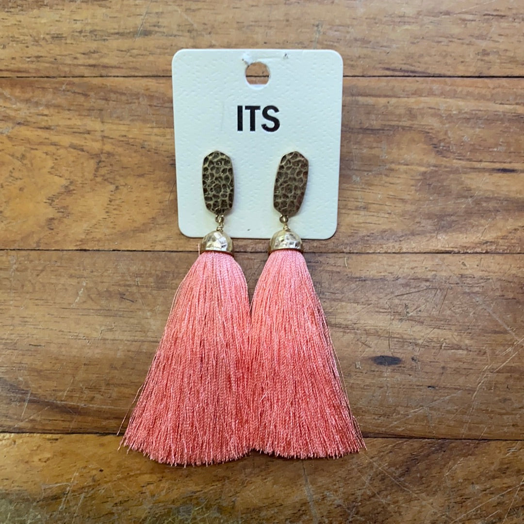 ITS GOLD FRINGE EARRINGS/CORAL